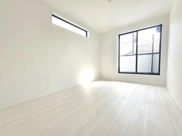 横浜市泉区和泉町の新築一戸建の洋室|落ち着きのある洋室です！
休日はこちらでおくつろぎ下さい♪