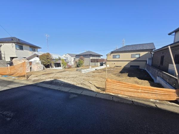 横浜市旭区南希望が丘の新築一戸建の前面道路含む現地写真|車通りが少ない為、小さなお子様にも安心です。
是非一度、現地へ起こしください。