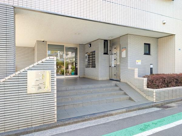 ビューネ綱島東のエントランス|管理体制がよく清掃が行き届いています。
綺麗なエントランス！