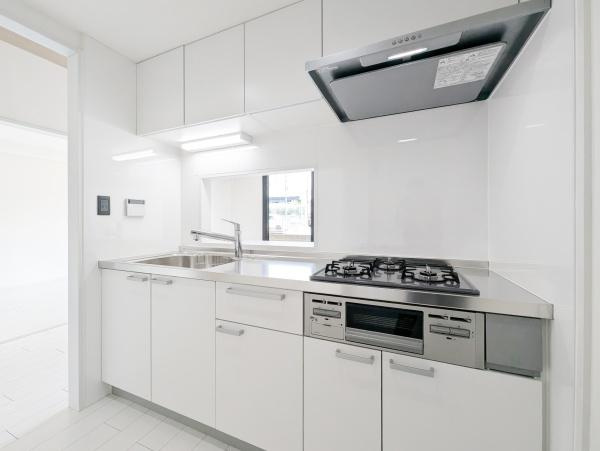 ビューネ綱島東のキッチン|対面式のキッチンはお料理中でも家族とのお話も弾みます。
