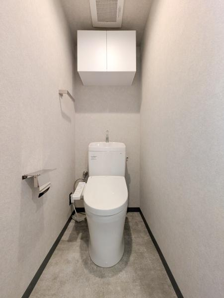 ビューネ綱島東のトイレ|清潔感のある内装のすっきりとしたデザインのトイレです。
水周りが綺麗だと安心ですね。
