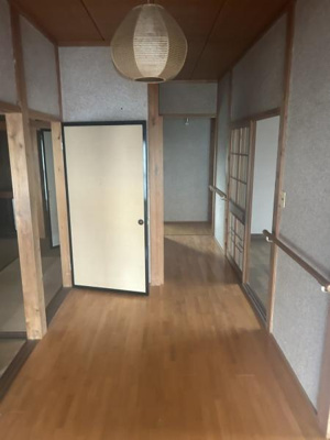 【内装】 | 美萩野1丁目中古住宅 | １階廊下