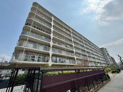 【外観】 | 【11日(土)・12日(日)見学可】日商岩井草加マンション | 新田駅まで徒歩6分の立地にある駅チカマンションです♪
近隣、商業施設も充実♪