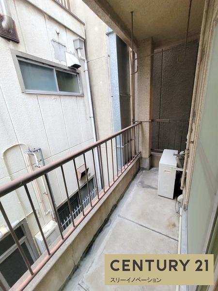 三軒家東1丁目ビルのバルコニー|★物干しスペースたっぷり★