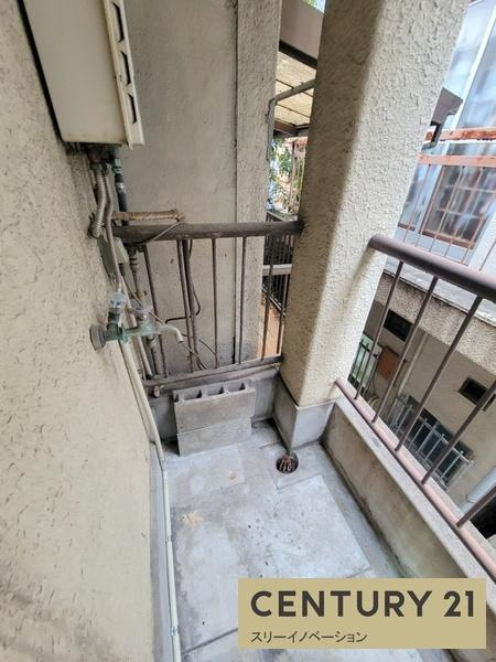 三軒家東1丁目ビルのバルコニー|★洗濯機置き場あり★