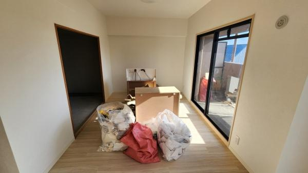 【居間・リビング】 | サンメゾン若江岩田　中古マンション