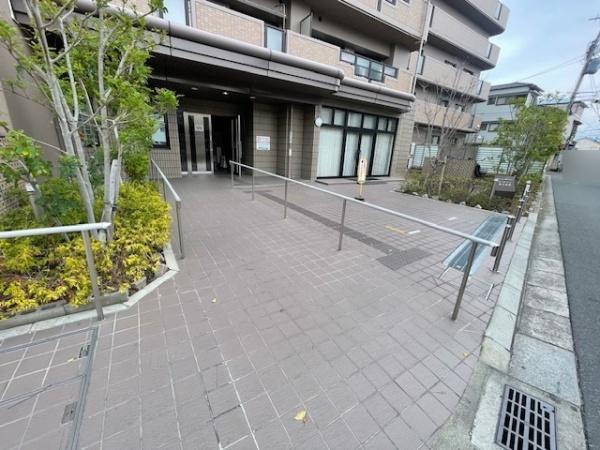 【エントランス】 | サンメゾン若江岩田　中古マンション