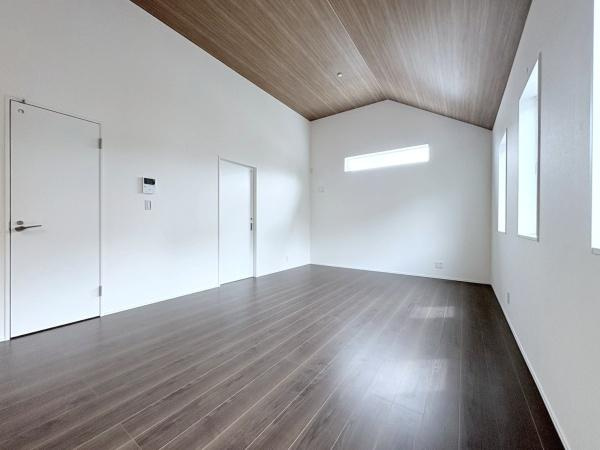 横浜市泉区下和泉２丁目の新築一戸建の居間・リビング