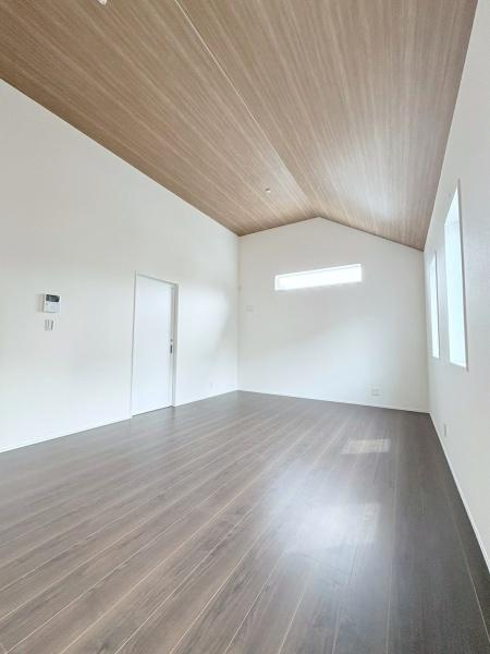 横浜市泉区下和泉２丁目の新築一戸建の居間・リビング