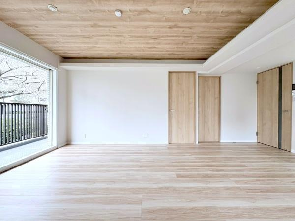 中山パーク・ホームズの居間・リビング