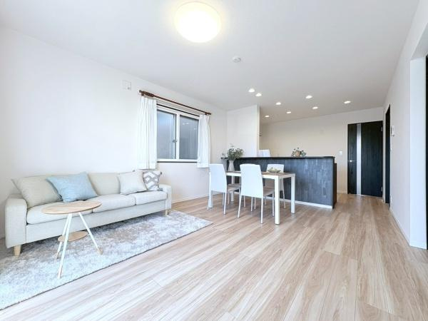 大和市中央林間西３丁目の中古一戸建の居間・リビング
