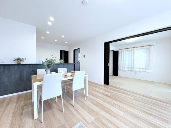 大和市中央林間西３丁目の中古一戸建の居間・リビング