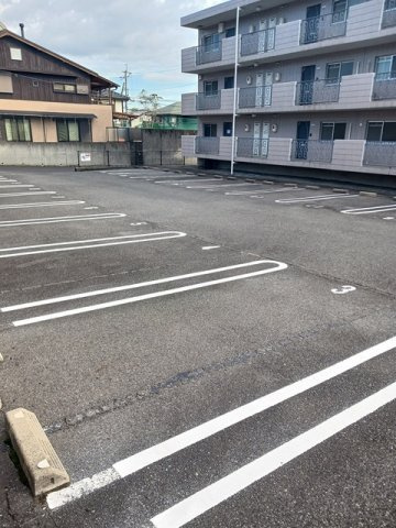 レインボーヒル中野の駐車場