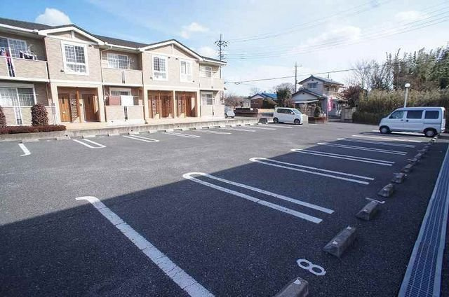 カスターニャＡの駐車場