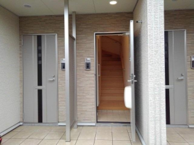 フォレストウェルⅠの玄関