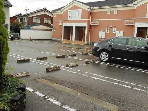 ボヌールカメリアＢの駐車場