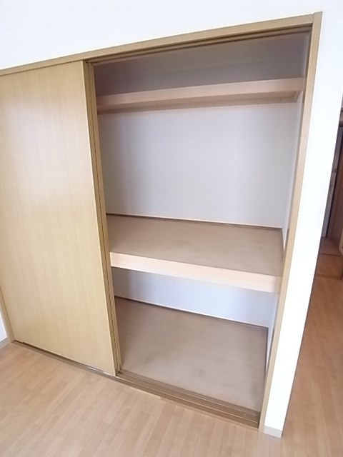 尼崎ヒルズの収納|たっぷりとした収納スペースです