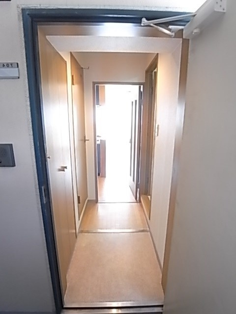 尼崎ヒルズの玄関|明るい玄関です