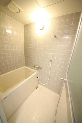 アンビシャス青山の浴室