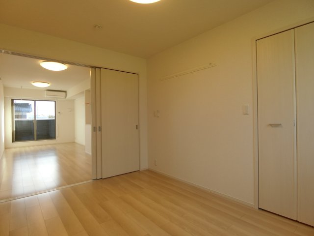 アズールの洋室