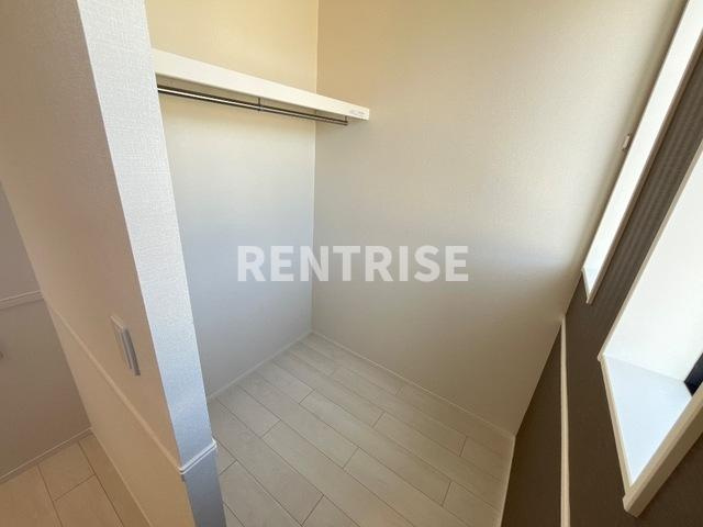 Ｆｏｒｔｕｃａｓａ (フォルツカーサ)の収納|ウォークインクローゼット