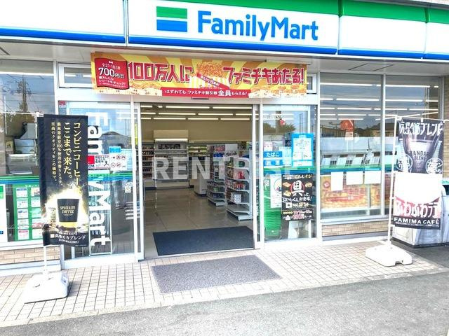 スカイハイツ ソレイユ|ファミリーマート 名神一宮店 0.6km