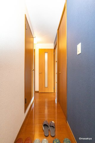 ラフィネス高田の玄関