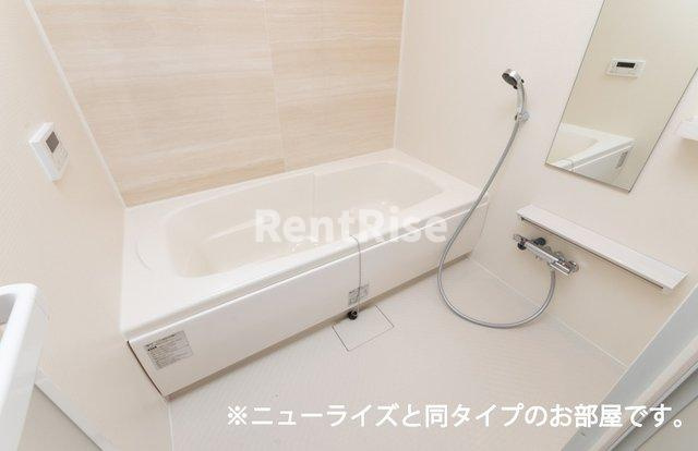 テライオ　村前の浴室