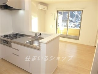 広島市安佐北区亀山２丁目のアパートの居間・リビング