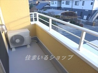 広島市安佐北区亀山２丁目のアパートのバルコニー