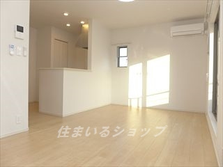 広島市安佐北区亀山２丁目のアパートの居間・リビング