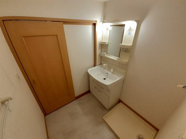 プラシード五番館の洗面所|コンパクトで使いやすい洗面所