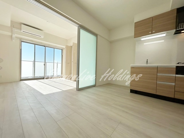 海老名市大谷南４丁目の賃貸マンションの居間・リビング|6.8帖の広々DK♪