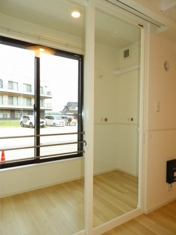 サン　ウォーム　Ⅳの内装|明るい色調の室内です