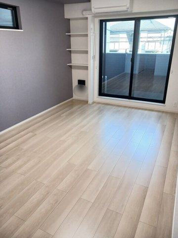 ハミングバードⅡの内装|明るい室内です