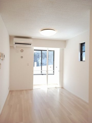 スクエアメゾンの居間・リビング|ゆったりとした居間です