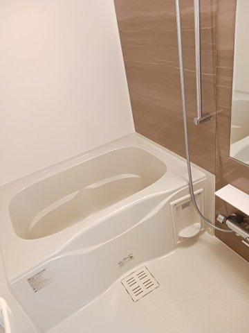 スクエアメゾンの浴室|落ち着いた空間のお風呂です