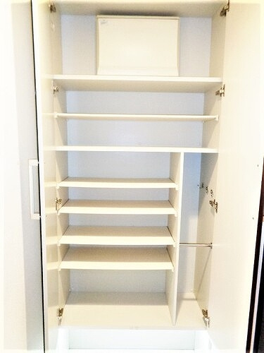 ライオンズタワー平和大通りシティマークスの玄関|玄関収納　※2023年4月撮影