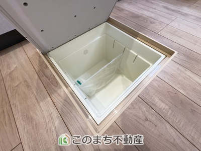 【収納】 |  LiveleGarden.S第2古河諸川　 | キッチン足元にはあると便利な床下収納付き☆