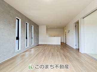 【居間・リビング】 |  LiveleGarden.S第2古河諸川　 | 窓が多く明るいリビングスペース☆ご家族の団らんを明るい日差しがが照らします☆