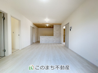 【居間・リビング】 |  LiveleGarden.S第2古河諸川　 | 南向きで明るいリビングスペース☆ご家族の団らんを明るい日差しがが照らします☆