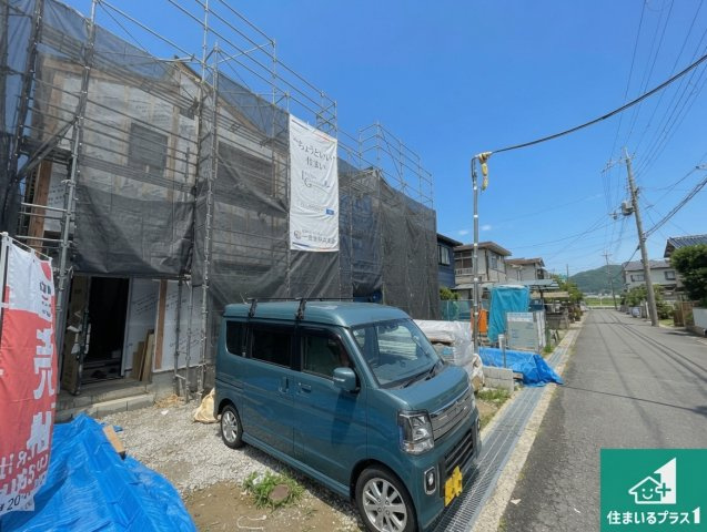 ★亀岡市曽我部町南条宮田筋　第2期　新築一戸建ての前面道路含む現地写真|周辺は落ち着いた街並みの住宅地！子育てがしやすい住環境です！まだ未完成ですが、現地でしかわからない事もございます。是非一度ご覧ください。