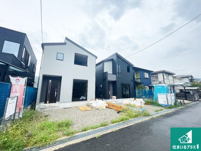 亀岡市曽我部町南条宮田筋　第2期　新築一戸建ての外観|周辺は落ち着いた街並みの住宅地！子育てがしやすい住環境です！