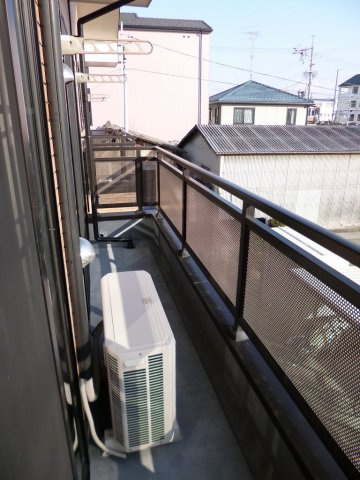 ロイヤルマンション日の出のバルコニー