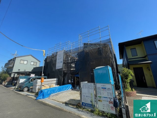 亀岡市曽我部町南条宮田筋　第2期　新築一戸建ての外観|周辺は落ち着いた街並みの住宅地！子育てがしやすい住環境です！まだ未完成ですが、現地でしかわからない事もございます。是非一度ご覧ください。