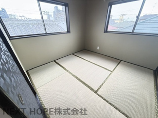 【和室】 | 尼崎市東難波町４丁目中古戸建　リフォーム済 | 和室4.5帖です♪二面採光の明るく開放的な室内です！！