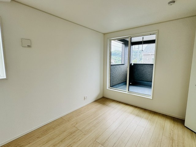八王子市　宮下町　新築一戸建て　５期の子供部屋|～2階バルコニーに面している6.5帖の洋室です～