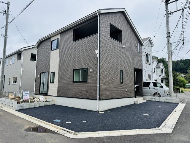 八王子市　宮下町　新築一戸建て　５期の駐車場|～L字型に2台駐車可能～