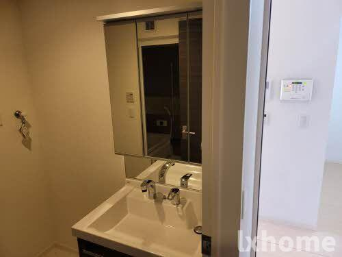 茨木市シャーメゾン上穂積Ⅱの洗面所|コンパクトで使いやすい洗面所