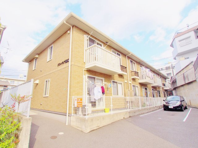 グランモア鶴江の外観